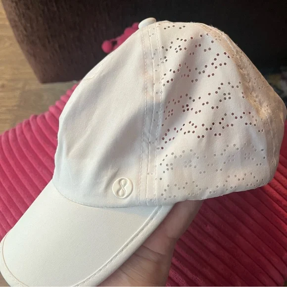 3 Baseball Caps in Black, Gray & White - Picture 11 of 11